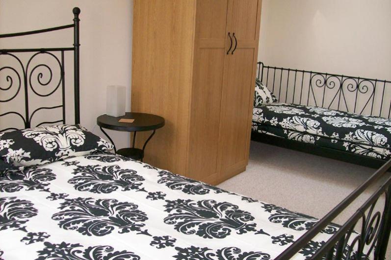 Contemporary Cottage Holidays Бринлингтон Экстерьер фото