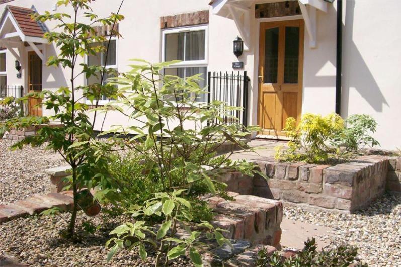 Contemporary Cottage Holidays Бринлингтон Экстерьер фото